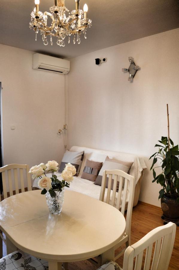 Apartment Nikolic Kastela Bagian luar foto