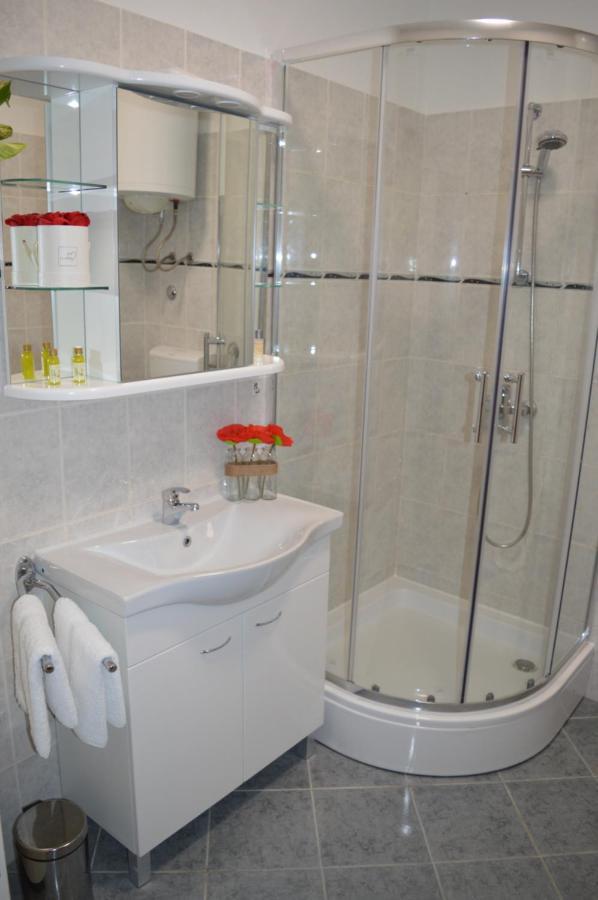Apartment Nikolic Kastela Bagian luar foto