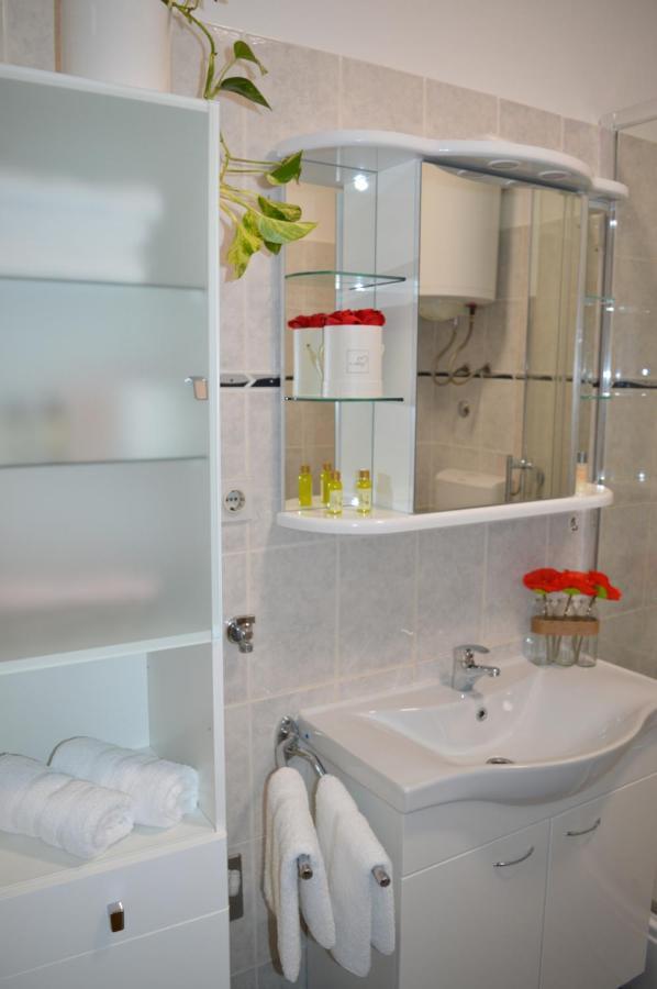 Apartment Nikolic Kastela Bagian luar foto