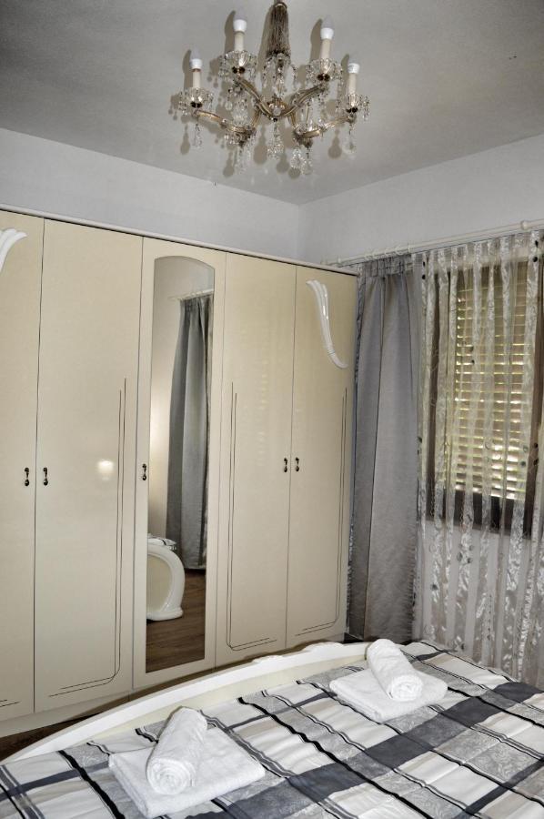 Apartment Nikolic Kastela Bagian luar foto