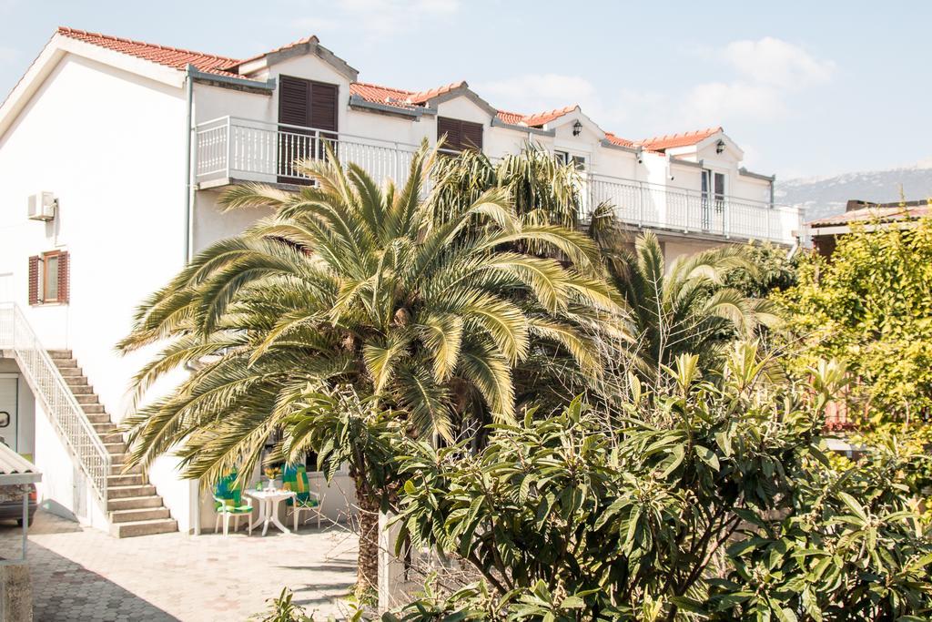 Apartment Nikolic Kastela Bagian luar foto